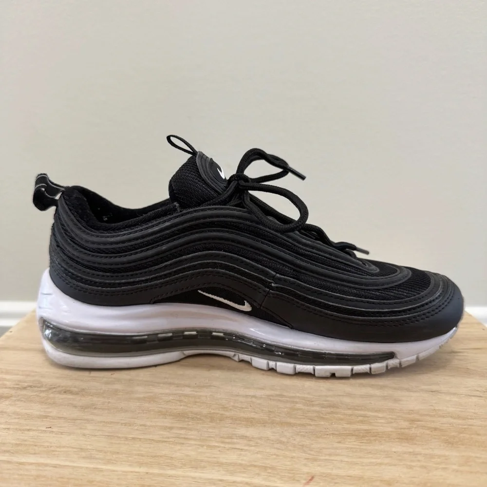 Nike Black & White 97 Air Max Athletic‎ Sneakers 6/7.5